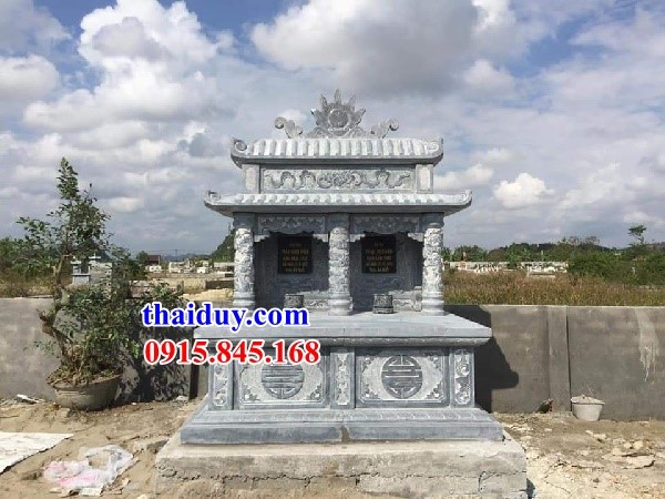 50 lăng mộ hai mái bằng đá kích thước lớn tại Quảng Bình