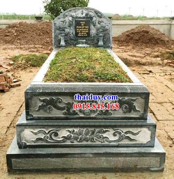 Bán báo giá lăng mộ bằng đá xanh rêu không mái chạm khắc hoa văn tại Bình Phước