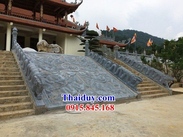 Hình ảnh chiếu sen nhà thờ họ bằng đá xanh tại Ninh Thuận