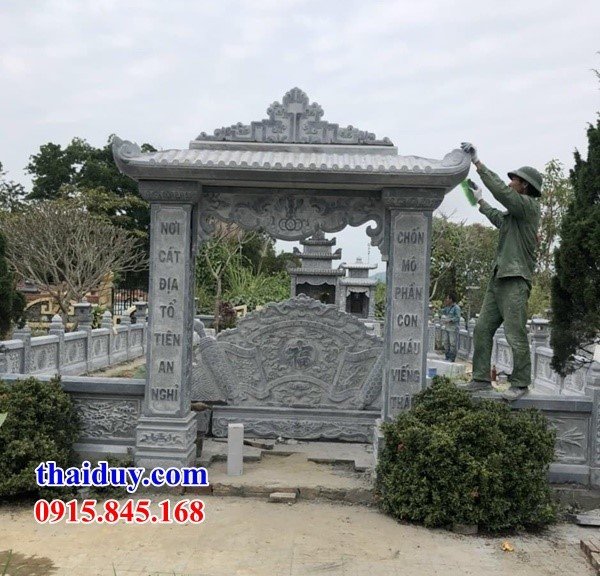Hình ảnh cổng tam quan khu lăng mộ gia tiên đẹp nhất bằng đá xanh liền khối