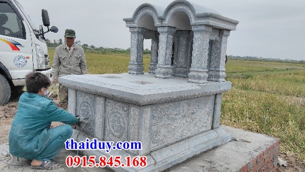 Hình ảnh lăng mộ đá một mái thiết kế đơn giản tại Lai Châu