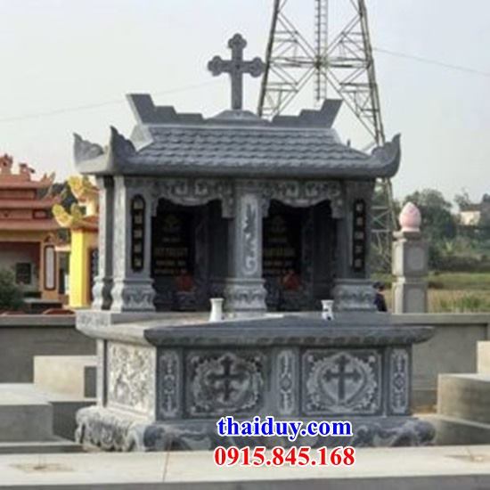 Hình ảnh lăng mộ đôi công giáo bằng đá cao cấp một mái đẹp chạm khắc cây thánh giá tại Quảng Nam
