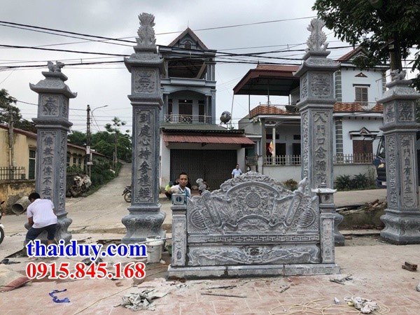 Mẫu cổng tứ trụ nhà thờ dòng họ bằng đá xanh phong thủy tự nhiên cao cấp