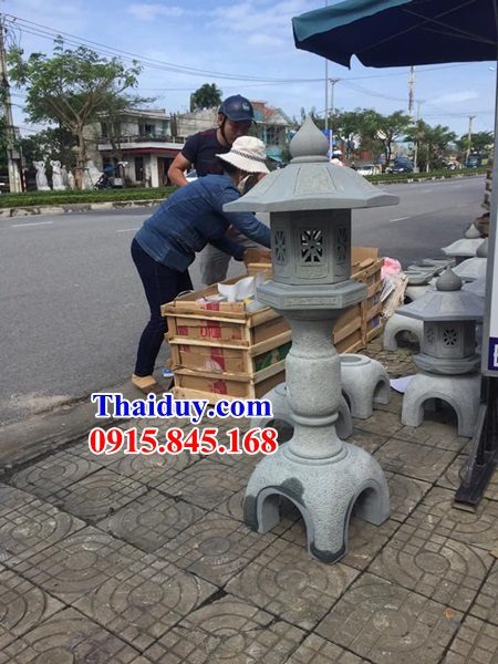 Mẫu đèn đá trang trí sân vườn biệt thự cao cấp kích thước chuẩn phong thủy