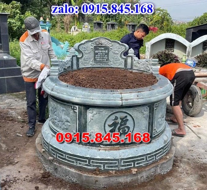 mộ đá gia đình, mộ ông bà bố mẹ gia tộc, khuôn viên mộ đá xanh trắng vàng granite nguyên khối, nhà mồ bằng đá để thờ tro cốt, giá nơi địa chỉ bán mộ đá, kích thước mộ đá cẩm thạch, mộ đá tự nhiên, xây mộ đá đơn giản, lan can tường bao hàng rào đá khối, nghĩa trang gia đình dòng họ bằng đá, cuốn thư bình phong trước mộ đá, đá bậc lát sân nền mộ, bậc tam cấp rồng bậc thềm chiếu rồng mộ, lư đỉnh hương đèn hạc thờ đá, cổng cột đá mộ,