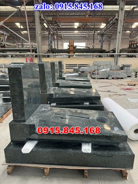 mộ đá gia đình, mộ ông bà bố mẹ gia tộc, khuôn viên mộ đá xanh trắng vàng granite nguyên khối, nhà mồ bằng đá để thờ tro cốt, giá nơi địa chỉ bán mộ đá, kích thước mộ đá cẩm thạch, mộ đá tự nhiên, xây mộ đá đơn giản, lan can tường bao hàng rào đá khối, nghĩa trang gia đình dòng họ bằng đá, cuốn thư bình phong trước mộ đá, đá bậc lát sân nền mộ, bậc tam cấp rồng bậc thềm chiếu rồng mộ, lư đỉnh hương đèn hạc thờ đá, cổng cột đá mộ,