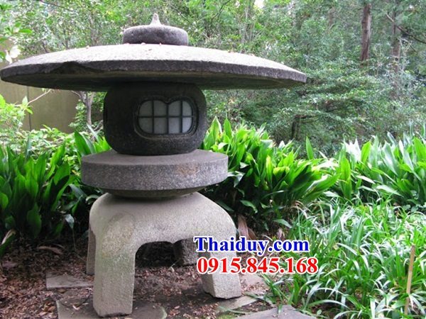 Hình ảnh đèn đá tròn trang trí sân vườn thiết kế đơn giản đẹp tại Nghệ An