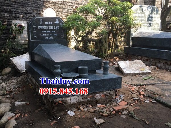 Hình ảnh mộ không mái bằng đá xanh rêu cao cấp sang trọng đẹp nhất tại Thái Bình