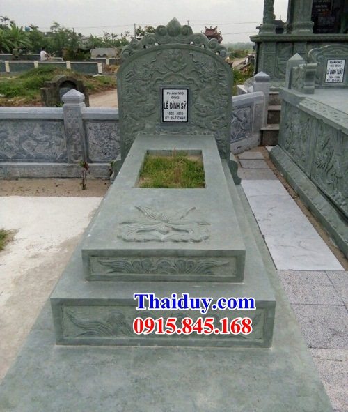 Hình ảnh mộ không mái bằng đá xanh rêu cao cấp tại Thái Bình