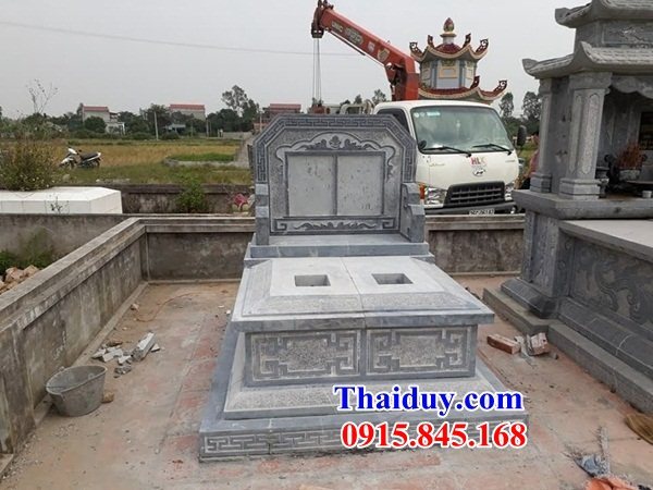 Mẫu lăng mộ đôi bằng đá xanh nguyên khối cao cấp không mái tại Kon Tum