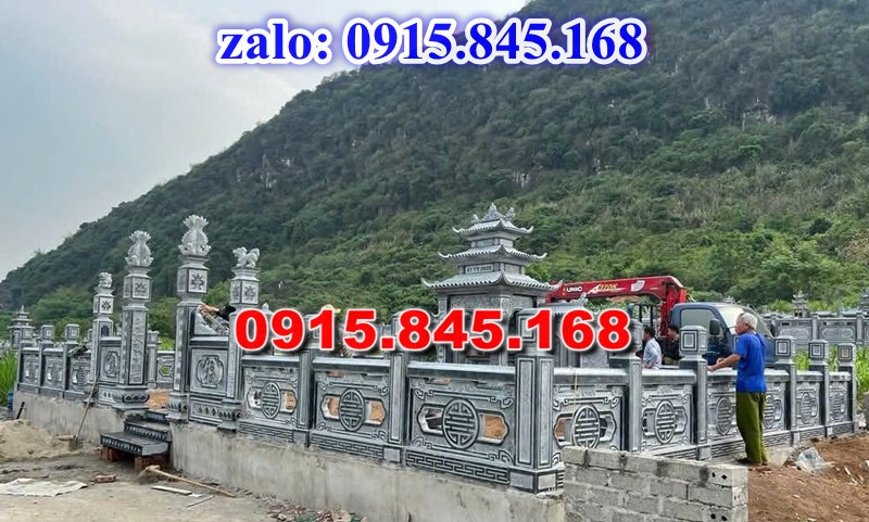 nhà mồ tiền chế, nhà mồ xây làm bằng đá, kích thước nhà mồ, kiểu dáng nhà mồ, nhà mồ có mái che, nhà mồ miền tây, lan can tường bao hàng rào nhà mồ, cuốn thư bức bình phong nhà mồ, nhà mồ để thờ hũ lọ tro cốt đá, nhà mồ ông bà bố mẹ gia đình ba má, mồ mả bằng đá.