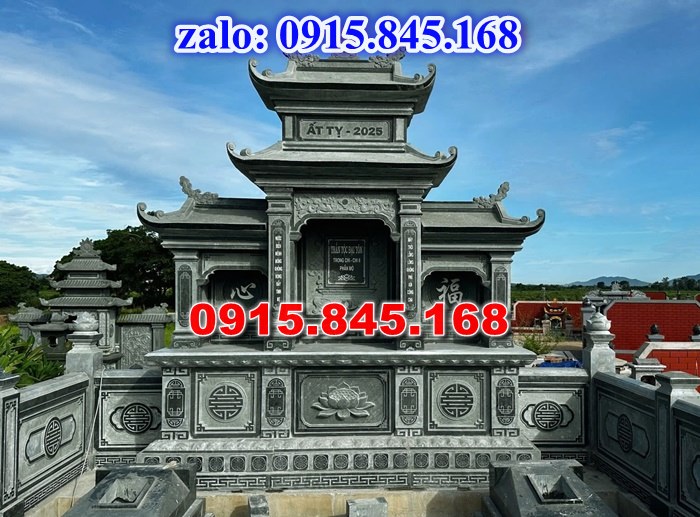 nhà mồ tiền chế, nhà mồ xây làm bằng đá, kích thước nhà mồ, kiểu dáng nhà mồ, nhà mồ có mái che, nhà mồ miền tây, lan can tường bao hàng rào nhà mồ, cuốn thư bức bình phong nhà mồ, nhà mồ để thờ hũ lọ tro cốt đá, nhà mồ ông bà bố mẹ gia đình ba má, mồ mả bằng đá.