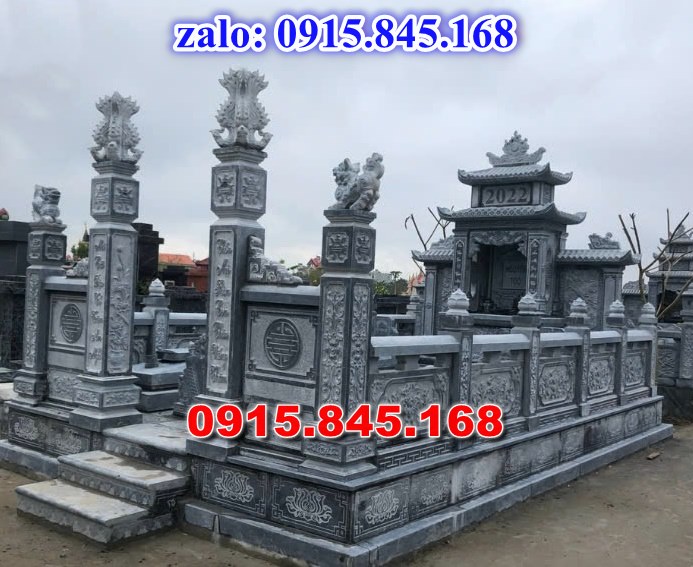 nhà mồ tiền chế, nhà mồ xây làm bằng đá, kích thước nhà mồ, kiểu dáng nhà mồ, nhà mồ có mái che, nhà mồ miền tây, lan can tường bao hàng rào nhà mồ, cuốn thư bức bình phong nhà mồ, nhà mồ để thờ hũ lọ tro cốt đá, nhà mồ ông bà bố mẹ gia đình ba má, mồ mả bằng đá.