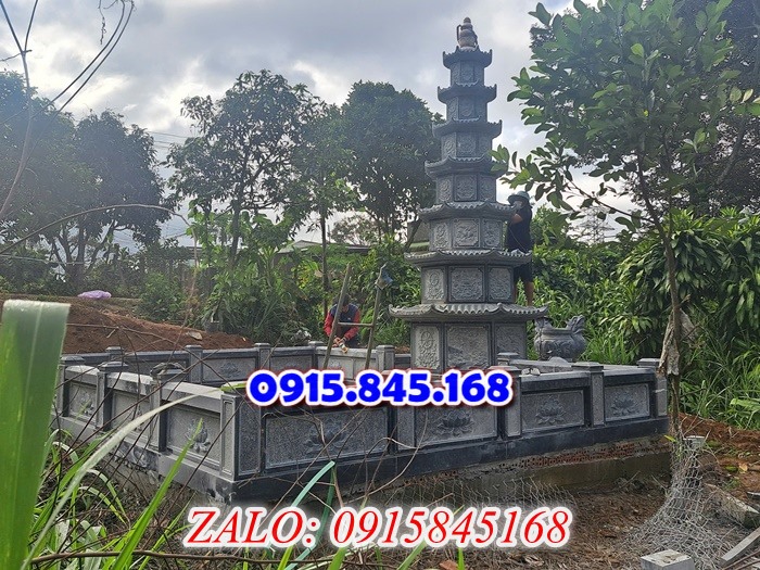 nhà mồ tiền chế, nhà mồ xây làm bằng đá, kích thước nhà mồ, kiểu dáng nhà mồ, nhà mồ có mái che, nhà mồ miền tây, lan can tường bao hàng rào nhà mồ, cuốn thư bức bình phong nhà mồ, nhà mồ để thờ hũ lọ tro cốt đá, nhà mồ ông bà bố mẹ gia đình ba má, mồ mả bằng đá.