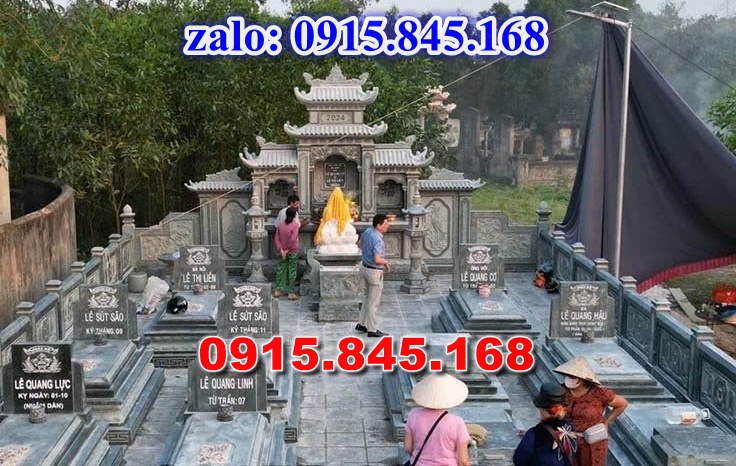 nhà mồ tiền chế, nhà mồ xây làm bằng đá, kích thước nhà mồ, kiểu dáng nhà mồ, nhà mồ có mái che, nhà mồ miền tây, lan can tường bao hàng rào nhà mồ, cuốn thư bức bình phong nhà mồ, nhà mồ để thờ hũ lọ tro cốt đá, nhà mồ ông bà bố mẹ gia đình ba má, mồ mả bằng đá.