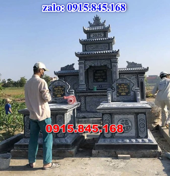 nhà mồ tiền chế, nhà mồ xây làm bằng đá, kích thước nhà mồ, kiểu dáng nhà mồ, nhà mồ có mái che, nhà mồ miền tây, lan can tường bao hàng rào nhà mồ, cuốn thư bức bình phong nhà mồ, nhà mồ để thờ hũ lọ tro cốt đá, nhà mồ ông bà bố mẹ gia đình ba má, mồ mả bằng đá.