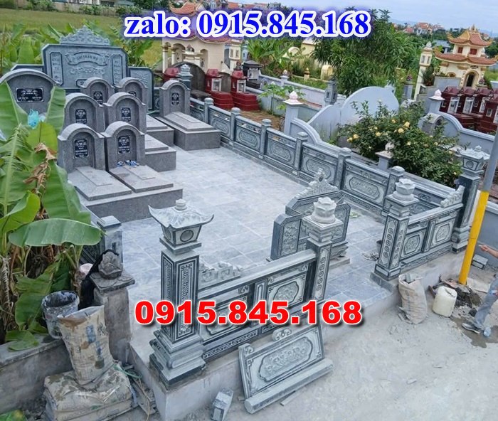 nhà mồ tiền chế, nhà mồ xây làm bằng đá, kích thước nhà mồ, kiểu dáng nhà mồ, nhà mồ có mái che, nhà mồ miền tây, lan can tường bao hàng rào nhà mồ, cuốn thư bức bình phong nhà mồ, nhà mồ để thờ hũ lọ tro cốt đá, nhà mồ ông bà bố mẹ gia đình ba má, mồ mả bằng đá.
