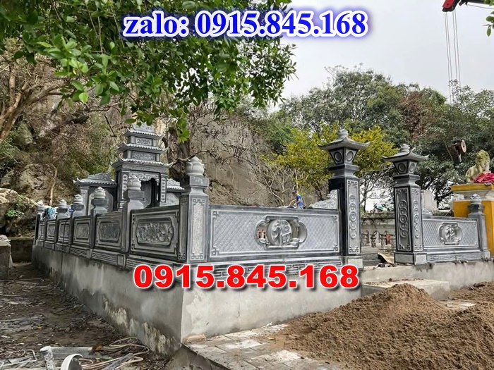 nhà mồ tiền chế, nhà mồ xây làm bằng đá, kích thước nhà mồ, kiểu dáng nhà mồ, nhà mồ có mái che, nhà mồ miền tây, lan can tường bao hàng rào nhà mồ, cuốn thư bức bình phong nhà mồ, nhà mồ để thờ hũ lọ tro cốt đá, nhà mồ ông bà bố mẹ gia đình ba má, mồ mả bằng đá.