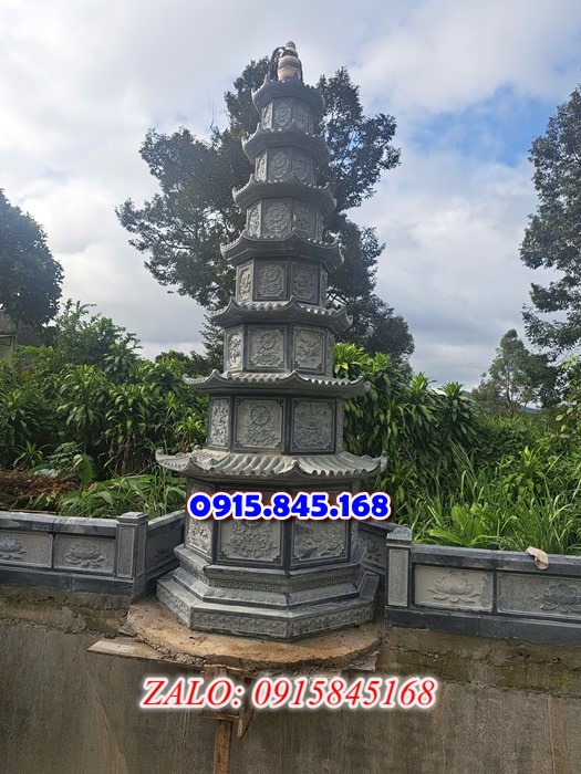 nhà mồ tiền chế, nhà mồ xây làm bằng đá, kích thước nhà mồ, kiểu dáng nhà mồ, nhà mồ có mái che, nhà mồ miền tây, lan can tường bao hàng rào nhà mồ, cuốn thư bức bình phong nhà mồ, nhà mồ để thờ hũ lọ tro cốt đá, nhà mồ ông bà bố mẹ gia đình ba má, mồ mả bằng đá.