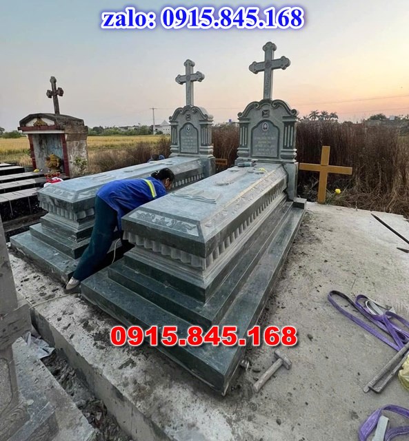 Lăng mộ đá gia đình, lăng mộ ông bà bố mẹ gia tộc, khuôn viên lăng mộ đá xanh trắng vàng granite nguyên khối, nhà mồ bằng đá để thờ tro cốt, giá nơi địa chỉ bán lăng mộ đá, kích thước lăng mộ đá cẩm thạch, lăng mộ đá tự nhiên, xây lăng mộ đá đơn giản, lan can tường bao hàng rào đá khối, nghĩa trang gia đình dòng họ bằng đá, cuốn thư bình phong trước mộ đá, đá bậc lát sân nền lăng mộ, bậc tam cấp rồng bậc thềm chiếu rồng lăng mộ, lư đỉnh hương đèn hạc thờ đá, cổng cột đá lăng mộ,