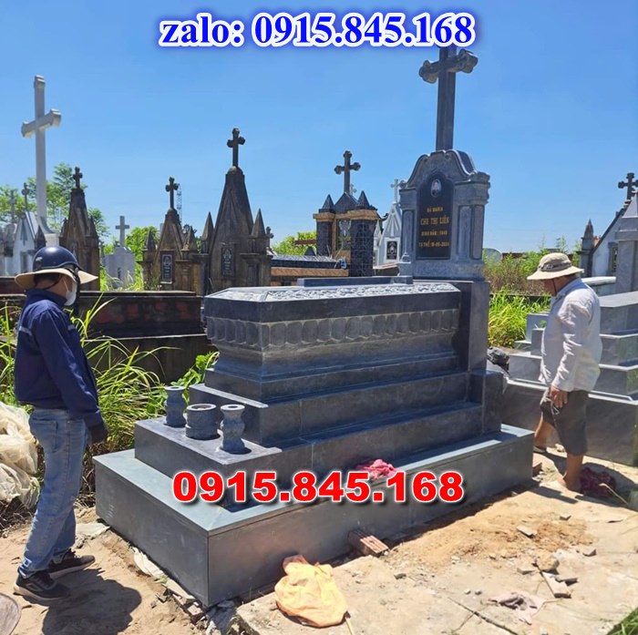 Lăng mộ đá gia đình, lăng mộ ông bà bố mẹ gia tộc, khuôn viên lăng mộ đá xanh trắng vàng granite nguyên khối, nhà mồ bằng đá để thờ tro cốt, giá nơi địa chỉ bán lăng mộ đá, kích thước lăng mộ đá cẩm thạch, lăng mộ đá tự nhiên, xây lăng mộ đá đơn giản, lan can tường bao hàng rào đá khối, nghĩa trang gia đình dòng họ bằng đá, cuốn thư bình phong trước mộ đá, đá bậc lát sân nền lăng mộ, bậc tam cấp rồng bậc thềm chiếu rồng lăng mộ, lư đỉnh hương đèn hạc thờ đá, cổng cột đá lăng mộ, 