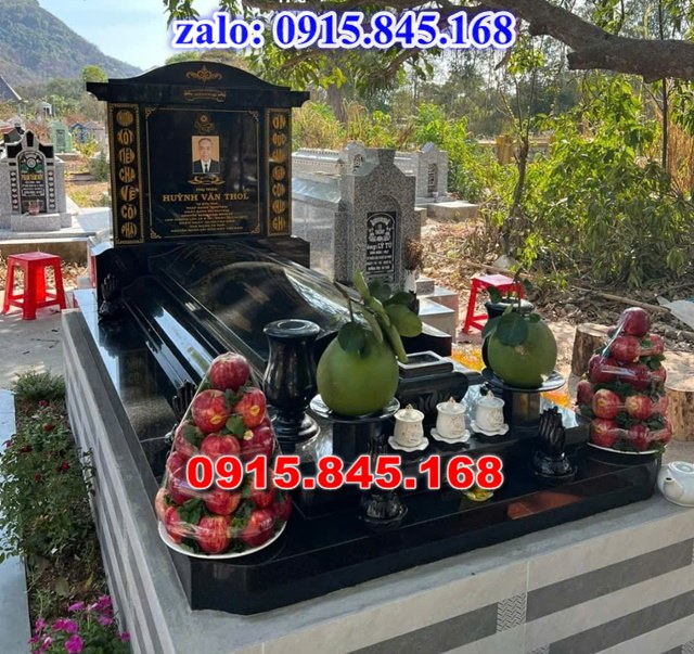 mộ đá gia đình, mộ ông bà bố mẹ gia tộc, khuôn viên mộ đá xanh trắng vàng granite nguyên khối, nhà mồ bằng đá để thờ tro cốt, giá nơi địa chỉ bán mộ đá, kích thước mộ đá cẩm thạch, mộ đá tự nhiên, xây mộ đá đơn giản, lan can tường bao hàng rào đá khối, nghĩa trang gia đình dòng họ bằng đá, cuốn thư bình phong trước mộ đá, đá bậc lát sân nền mộ, bậc tam cấp rồng bậc thềm chiếu rồng mộ, lư đỉnh hương đèn hạc thờ đá, cổng cột đá mộ,