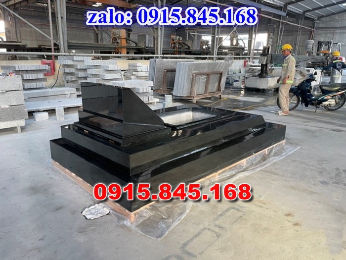 mộ đá gia đình, mộ ông bà bố mẹ gia tộc, khuôn viên mộ đá xanh trắng vàng granite nguyên khối, nhà mồ bằng đá để thờ tro cốt, giá nơi địa chỉ bán mộ đá, kích thước mộ đá cẩm thạch, mộ đá tự nhiên, xây mộ đá đơn giản, lan can tường bao hàng rào đá khối, nghĩa trang gia đình dòng họ bằng đá, cuốn thư bình phong trước mộ đá, đá bậc lát sân nền mộ, bậc tam cấp rồng bậc thềm chiếu rồng mộ, lư đỉnh hương đèn hạc thờ đá, cổng cột đá mộ, 