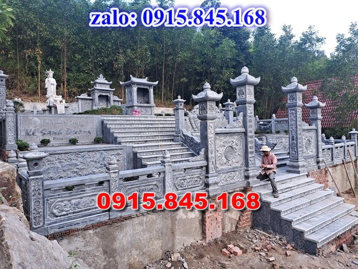 nhà mồ tiền chế, nhà mồ xây làm bằng đá, kích thước nhà mồ, kiểu dáng nhà mồ, nhà mồ có mái che, nhà mồ miền tây, lan can tường bao hàng rào nhà mồ, cuốn thư bức bình phong nhà mồ, nhà mồ để thờ hũ lọ tro cốt đá, nhà mồ ông bà bố mẹ gia đình ba má, mồ mả bằng đá.