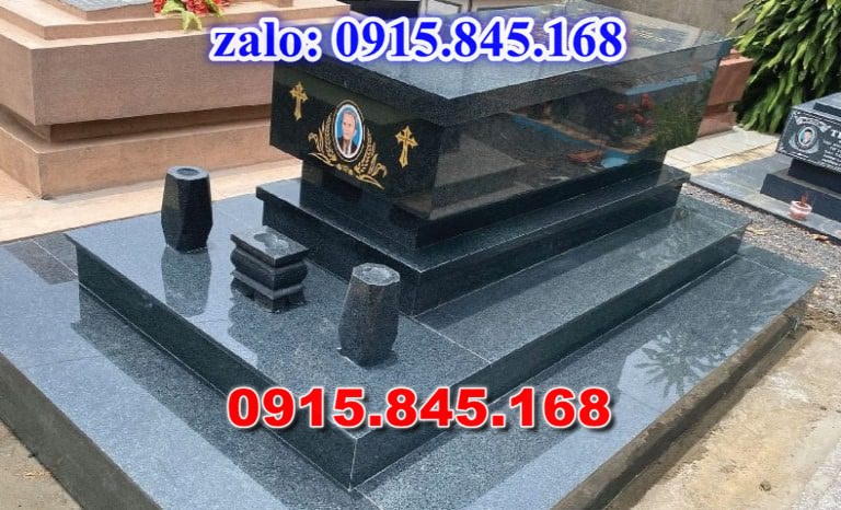 Lăng mộ đá gia đình, lăng mộ ông bà bố mẹ gia tộc, khuôn viên lăng mộ đá xanh trắng vàng granite nguyên khối, nhà mồ bằng đá để thờ tro cốt, giá nơi địa chỉ bán lăng mộ đá, kích thước lăng mộ đá cẩm thạch, lăng mộ đá tự nhiên, xây lăng mộ đá đơn giản, lan can tường bao hàng rào đá khối, nghĩa trang gia đình dòng họ bằng đá, cuốn thư bình phong trước mộ đá, đá bậc lát sân nền lăng mộ, bậc tam cấp rồng bậc thềm chiếu rồng lăng mộ, lư đỉnh hương đèn hạc thờ đá, cổng cột đá lăng mộ, 