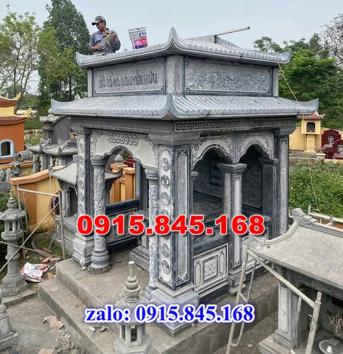 nhà mồ tiền chế, nhà mồ xây làm bằng đá, kích thước nhà mồ, kiểu dáng nhà mồ, nhà mồ có mái che, nhà mồ miền tây, lan can tường bao hàng rào nhà mồ, cuốn thư bức bình phong nhà mồ, nhà mồ để thờ hũ lọ tro cốt đá, nhà mồ ông bà bố mẹ gia đình ba má, mồ mả bằng đá.