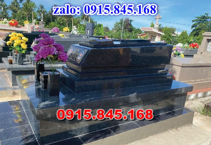 nhà mồ tiền chế, nhà mồ xây làm bằng đá, kích thước nhà mồ, kiểu dáng nhà mồ, nhà mồ có mái che, nhà mồ miền tây, lan can tường bao hàng rào nhà mồ, cuốn thư bức bình phong nhà mồ, nhà mồ để thờ hũ lọ tro cốt đá, nhà mồ ông bà bố mẹ gia đình ba má, mồ mả bằng đá.