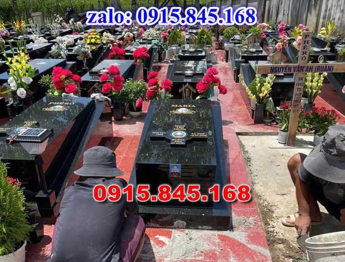 mộ đá gia đình, mộ ông bà bố mẹ gia tộc, khuôn viên mộ đá xanh trắng vàng granite nguyên khối, nhà mồ bằng đá để thờ tro cốt, giá nơi địa chỉ bán mộ đá, kích thước mộ đá cẩm thạch, mộ đá tự nhiên, xây mộ đá đơn giản, lan can tường bao hàng rào đá khối, nghĩa trang gia đình dòng họ bằng đá, cuốn thư bình phong trước mộ đá, đá bậc lát sân nền mộ, bậc tam cấp rồng bậc thềm chiếu rồng mộ, lư đỉnh hương đèn hạc thờ đá, cổng cột đá mộ,