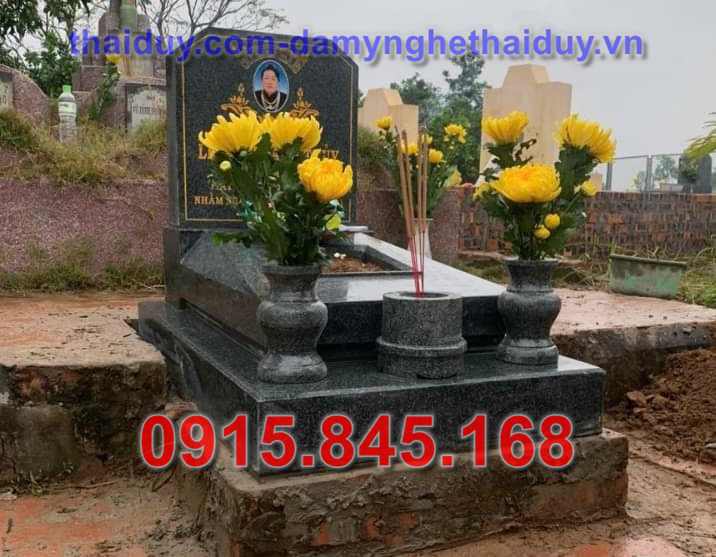 Bát hương lọ hoa bằng đá granite hoa cương đẹp 25.05.2024