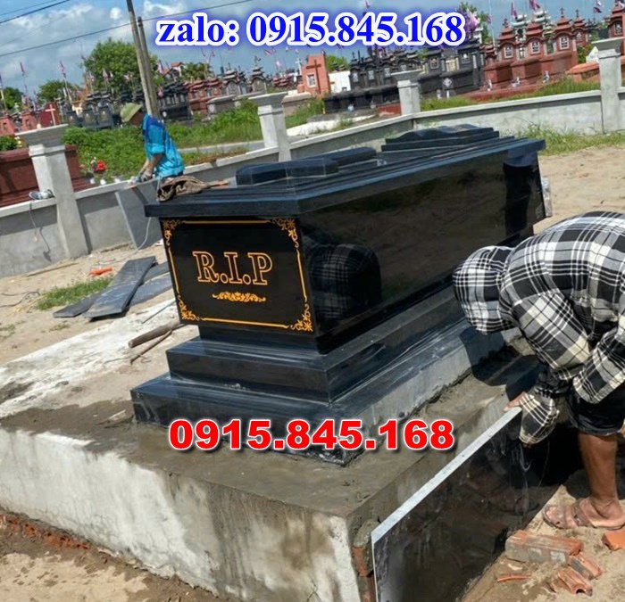 mộ đá gia đình, mộ ông bà bố mẹ gia tộc, khuôn viên mộ đá xanh trắng vàng granite nguyên khối, nhà mồ bằng đá để thờ tro cốt, giá nơi địa chỉ bán mộ đá, kích thước mộ đá cẩm thạch, mộ đá tự nhiên, xây mộ đá đơn giản, lan can tường bao hàng rào đá khối, nghĩa trang gia đình dòng họ bằng đá, cuốn thư bình phong trước mộ đá, đá bậc lát sân nền mộ, bậc tam cấp rồng bậc thềm chiếu rồng mộ, lư đỉnh hương đèn hạc thờ đá, cổng cột đá mộ,