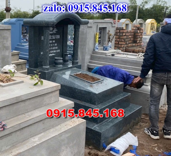 mộ đá gia đình, mộ ông bà bố mẹ gia tộc, khuôn viên mộ đá xanh trắng vàng granite nguyên khối, nhà mồ bằng đá để thờ tro cốt, giá nơi địa chỉ bán mộ đá, kích thước mộ đá cẩm thạch, mộ đá tự nhiên, xây mộ đá đơn giản, lan can tường bao hàng rào đá khối, nghĩa trang gia đình dòng họ bằng đá, cuốn thư bình phong trước mộ đá, đá bậc lát sân nền mộ, bậc tam cấp rồng bậc thềm chiếu rồng mộ, lư đỉnh hương đèn hạc thờ đá, cổng cột đá mộ,