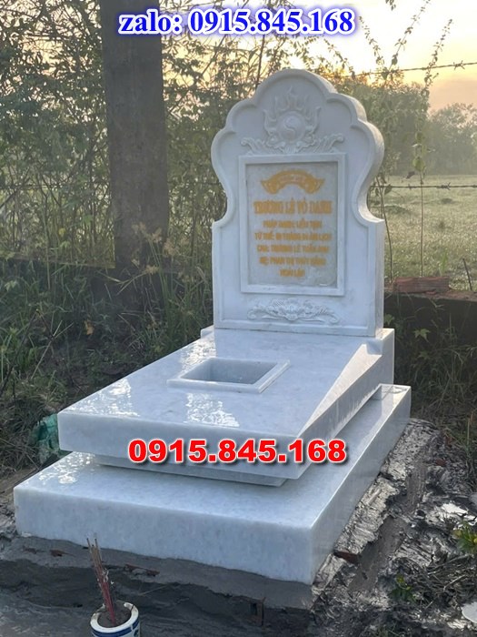 mộ đá gia đình, mộ ông bà bố mẹ gia tộc, khuôn viên mộ đá xanh trắng vàng granite nguyên khối, nhà mồ bằng đá để thờ tro cốt, giá nơi địa chỉ bán mộ đá, kích thước mộ đá cẩm thạch, mộ đá tự nhiên, xây mộ đá đơn giản, lan can tường bao hàng rào đá khối, nghĩa trang gia đình dòng họ bằng đá, cuốn thư bình phong trước mộ đá, đá bậc lát sân nền mộ, bậc tam cấp rồng bậc thềm chiếu rồng mộ, lư đỉnh hương đèn hạc thờ đá, cổng cột đá mộ,