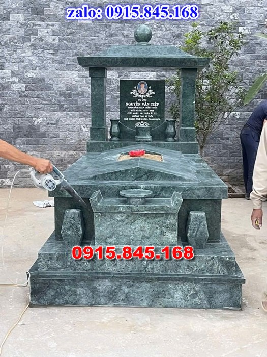 mộ đá gia đình, mộ ông bà bố mẹ gia tộc, khuôn viên mộ đá xanh trắng vàng granite nguyên khối, nhà mồ bằng đá để thờ tro cốt, giá nơi địa chỉ bán mộ đá, kích thước mộ đá cẩm thạch, mộ đá tự nhiên, xây mộ đá đơn giản, lan can tường bao hàng rào đá khối, nghĩa trang gia đình dòng họ bằng đá, cuốn thư bình phong trước mộ đá, đá bậc lát sân nền mộ, bậc tam cấp rồng bậc thềm chiếu rồng mộ, lư đỉnh hương đèn hạc thờ đá, cổng cột đá mộ,