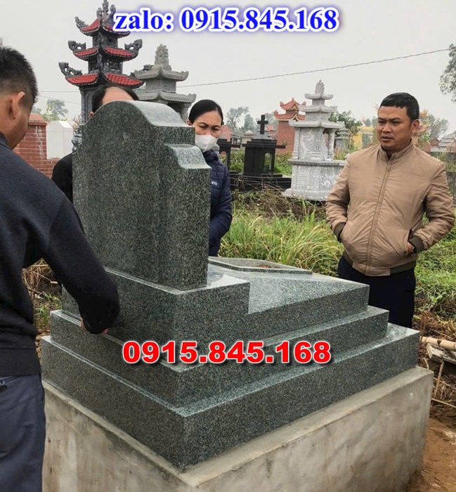 mộ đá gia đình, mộ ông bà bố mẹ gia tộc, khuôn viên mộ đá xanh trắng vàng granite nguyên khối, nhà mồ bằng đá để thờ tro cốt, giá nơi địa chỉ bán mộ đá, kích thước mộ đá cẩm thạch, mộ đá tự nhiên, xây mộ đá đơn giản, lan can tường bao hàng rào đá khối, nghĩa trang gia đình dòng họ bằng đá, cuốn thư bình phong trước mộ đá, đá bậc lát sân nền mộ, bậc tam cấp rồng bậc thềm chiếu rồng mộ, lư đỉnh hương đèn hạc thờ đá, cổng cột đá mộ, 