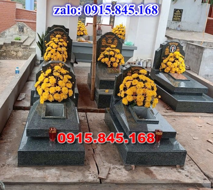 mộ đá gia đình, mộ ông bà bố mẹ gia tộc, khuôn viên mộ đá xanh trắng vàng granite nguyên khối, nhà mồ bằng đá để thờ tro cốt, giá nơi địa chỉ bán mộ đá, kích thước mộ đá cẩm thạch, mộ đá tự nhiên, xây mộ đá đơn giản, lan can tường bao hàng rào đá khối, nghĩa trang gia đình dòng họ bằng đá, cuốn thư bình phong trước mộ đá, đá bậc lát sân nền mộ, bậc tam cấp rồng bậc thềm chiếu rồng mộ, lư đỉnh hương đèn hạc thờ đá, cổng cột đá mộ,