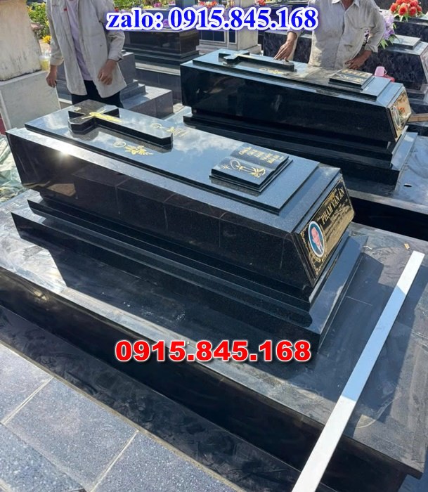 mộ đá gia đình, mộ ông bà bố mẹ gia tộc, khuôn viên mộ đá xanh trắng vàng granite nguyên khối, nhà mồ bằng đá để thờ tro cốt, giá nơi địa chỉ bán mộ đá, kích thước mộ đá cẩm thạch, mộ đá tự nhiên, xây mộ đá đơn giản, lan can tường bao hàng rào đá khối, nghĩa trang gia đình dòng họ bằng đá, cuốn thư bình phong trước mộ đá, đá bậc lát sân nền mộ, bậc tam cấp rồng bậc thềm chiếu rồng mộ, lư đỉnh hương đèn hạc thờ đá, cổng cột đá mộ,