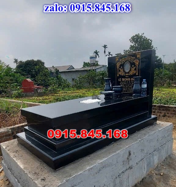 mộ đá gia đình, mộ ông bà bố mẹ gia tộc, khuôn viên mộ đá xanh trắng vàng granite nguyên khối, nhà mồ bằng đá để thờ tro cốt, giá nơi địa chỉ bán mộ đá, kích thước mộ đá cẩm thạch, mộ đá tự nhiên, xây mộ đá đơn giản, lan can tường bao hàng rào đá khối, nghĩa trang gia đình dòng họ bằng đá, cuốn thư bình phong trước mộ đá, đá bậc lát sân nền mộ, bậc tam cấp rồng bậc thềm chiếu rồng mộ, lư đỉnh hương đèn hạc thờ đá, cổng cột đá mộ,