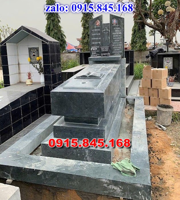 mộ đá gia đình, mộ ông bà bố mẹ gia tộc, khuôn viên mộ đá xanh trắng vàng granite nguyên khối, nhà mồ bằng đá để thờ tro cốt, giá nơi địa chỉ bán mộ đá, kích thước mộ đá cẩm thạch, mộ đá tự nhiên, xây mộ đá đơn giản, lan can tường bao hàng rào đá khối, nghĩa trang gia đình dòng họ bằng đá, cuốn thư bình phong trước mộ đá, đá bậc lát sân nền mộ, bậc tam cấp rồng bậc thềm chiếu rồng mộ, lư đỉnh hương đèn hạc thờ đá, cổng cột đá mộ, 