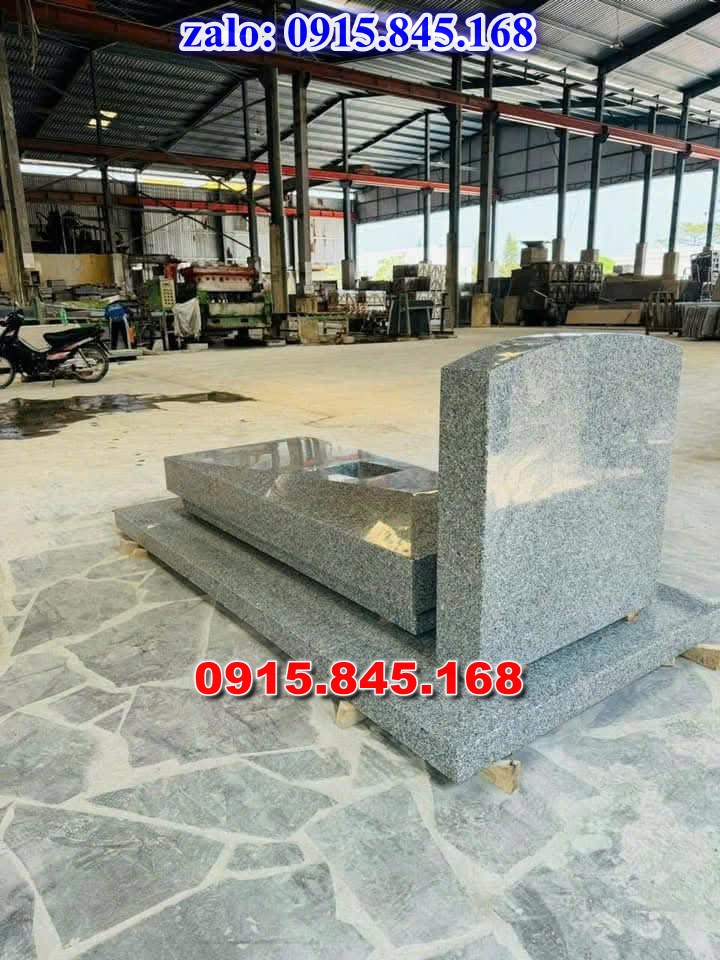 mộ đá gia đình, mộ ông bà bố mẹ gia tộc, khuôn viên mộ đá xanh trắng vàng granite nguyên khối, nhà mồ bằng đá để thờ tro cốt, giá nơi địa chỉ bán mộ đá, kích thước mộ đá cẩm thạch, mộ đá tự nhiên, xây mộ đá đơn giản, lan can tường bao hàng rào đá khối, nghĩa trang gia đình dòng họ bằng đá, cuốn thư bình phong trước mộ đá, đá bậc lát sân nền mộ, bậc tam cấp rồng bậc thềm chiếu rồng mộ, lư đỉnh hương đèn hạc thờ đá, cổng cột đá mộ, 