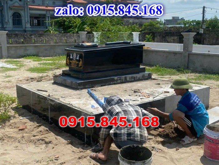 mộ đá gia đình, mộ ông bà bố mẹ gia tộc, khuôn viên mộ đá xanh trắng vàng granite nguyên khối, nhà mồ bằng đá để thờ tro cốt, giá nơi địa chỉ bán mộ đá, kích thước mộ đá cẩm thạch, mộ đá tự nhiên, xây mộ đá đơn giản, lan can tường bao hàng rào đá khối, nghĩa trang gia đình dòng họ bằng đá, cuốn thư bình phong trước mộ đá, đá bậc lát sân nền mộ, bậc tam cấp rồng bậc thềm chiếu rồng mộ, lư đỉnh hương đèn hạc thờ đá, cổng cột đá mộ,