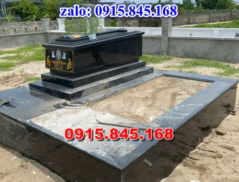 mộ đá gia đình, mộ ông bà bố mẹ gia tộc, khuôn viên mộ đá xanh trắng vàng granite nguyên khối, nhà mồ bằng đá để thờ tro cốt, giá nơi địa chỉ bán mộ đá, kích thước mộ đá cẩm thạch, mộ đá tự nhiên, xây mộ đá đơn giản, lan can tường bao hàng rào đá khối, nghĩa trang gia đình dòng họ bằng đá, cuốn thư bình phong trước mộ đá, đá bậc lát sân nền mộ, bậc tam cấp rồng bậc thềm chiếu rồng mộ, lư đỉnh hương đèn hạc thờ đá, cổng cột đá mộ,