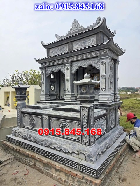 nhà mồ tiền chế, nhà mồ xây làm bằng đá, kích thước nhà mồ, kiểu dáng nhà mồ, nhà mồ có mái che, nhà mồ miền tây, lan can tường bao hàng rào nhà mồ, cuốn thư bức bình phong nhà mồ, nhà mồ để thờ hũ lọ tro cốt đá, nhà mồ ông bà bố mẹ gia đình ba má, mồ mả bằng đá.