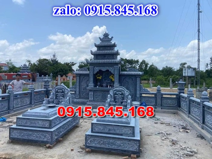 nhà mồ tiền chế, nhà mồ xây làm bằng đá, kích thước nhà mồ, kiểu dáng nhà mồ, nhà mồ có mái che, nhà mồ miền tây, lan can tường bao hàng rào nhà mồ, cuốn thư bức bình phong nhà mồ, nhà mồ để thờ hũ lọ tro cốt đá, nhà mồ ông bà bố mẹ gia đình ba má, mồ mả bằng đá.