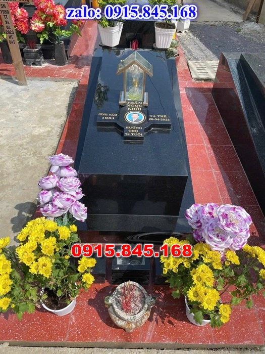 mộ đá gia đình, mộ ông bà bố mẹ gia tộc, khuôn viên mộ đá xanh trắng vàng granite nguyên khối, nhà mồ bằng đá để thờ tro cốt, giá nơi địa chỉ bán mộ đá, kích thước mộ đá cẩm thạch, mộ đá tự nhiên, xây mộ đá đơn giản, lan can tường bao hàng rào đá khối, nghĩa trang gia đình dòng họ bằng đá, cuốn thư bình phong trước mộ đá, đá bậc lát sân nền mộ, bậc tam cấp rồng bậc thềm chiếu rồng mộ, lư đỉnh hương đèn hạc thờ đá, cổng cột đá mộ,