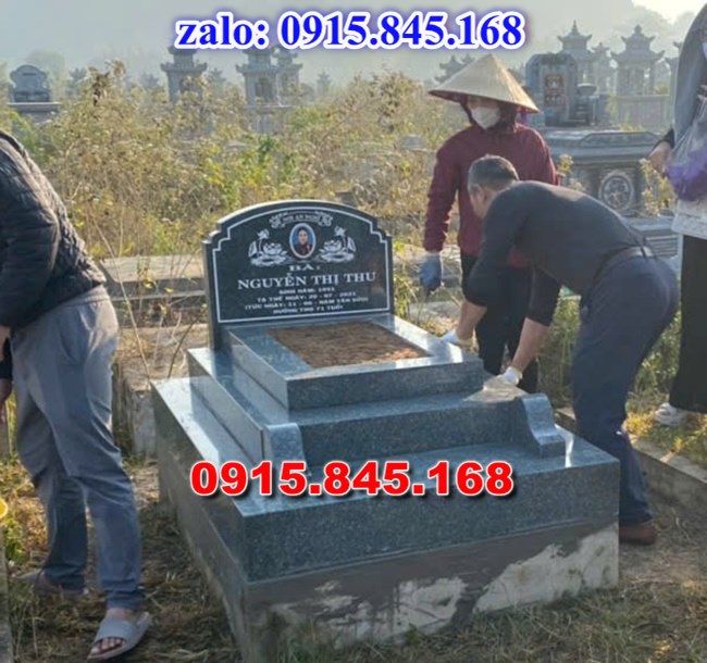 mộ đá gia đình, mộ ông bà bố mẹ gia tộc, khuôn viên mộ đá xanh trắng vàng granite nguyên khối, nhà mồ bằng đá để thờ tro cốt, giá nơi địa chỉ bán mộ đá, kích thước mộ đá cẩm thạch, mộ đá tự nhiên, xây mộ đá đơn giản, lan can tường bao hàng rào đá khối, nghĩa trang gia đình dòng họ bằng đá, cuốn thư bình phong trước mộ đá, đá bậc lát sân nền mộ, bậc tam cấp rồng bậc thềm chiếu rồng mộ, lư đỉnh hương đèn hạc thờ đá, cổng cột đá mộ, 